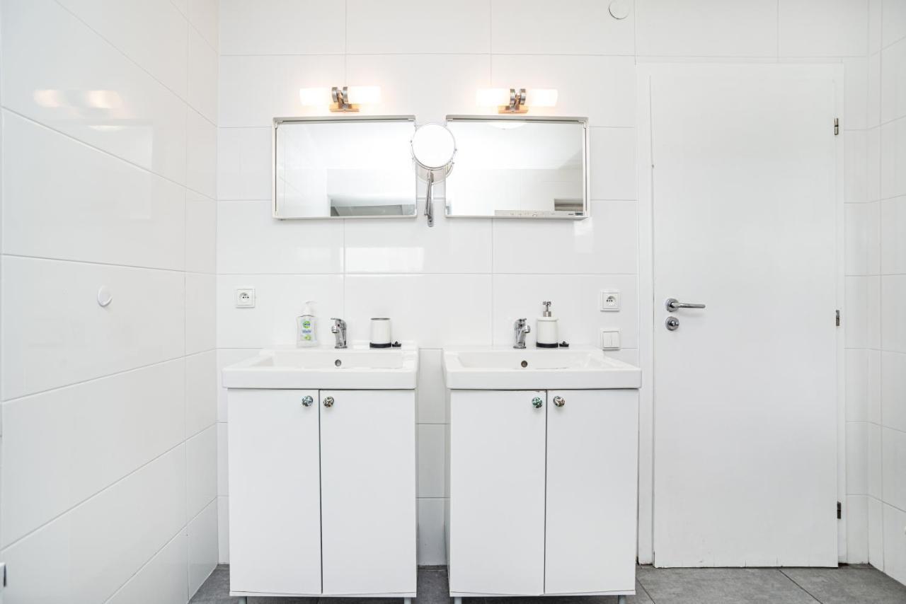 Apartmán Central, Spacious, Modern 5 Bedrm Duplex W/balcony