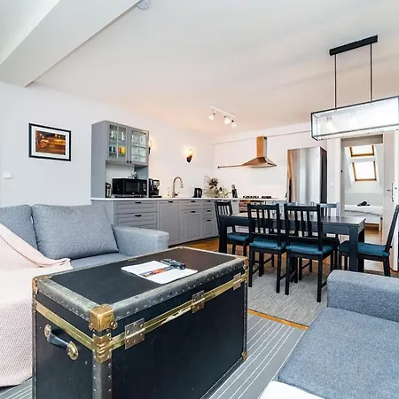 Central, Spacious, Modern 5 Bedrm Duplex W/Balcony Prague Exterior photo