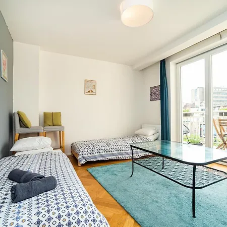 Central, Spacious, Modern 5 Bedrm Duplex W/Balcony Prague Exterior photo