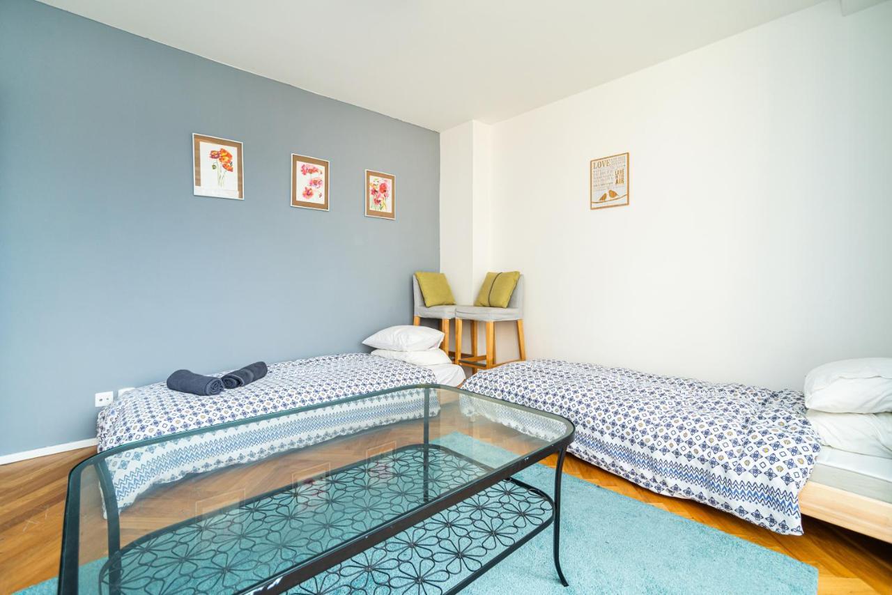 Central, Spacious, Modern 5 Bedrm Duplex W/balcony Apartmán *